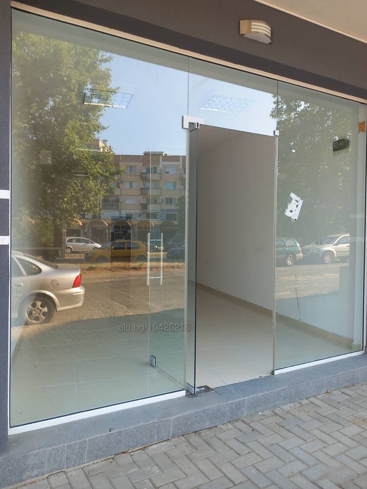 Kiralık ticari mülk – Vazrozhdentsi (Vızrojdentsi), Kırcaali, ilan fotoğrafı 1