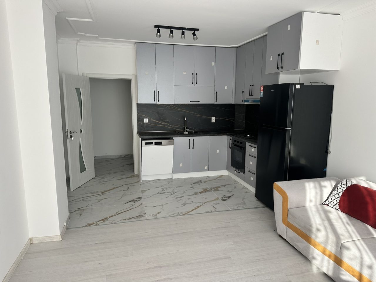 Satılık 3 odalı daire – Vazrozhdentsi (Vızrojdentsi), Kırcaali, ilan fotoğrafı 1