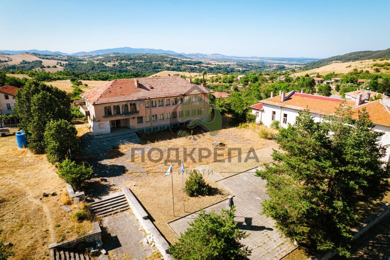 Satılık ticari mülk – Pchelarovo (Pçelarovo), ilan fotoğrafı 1